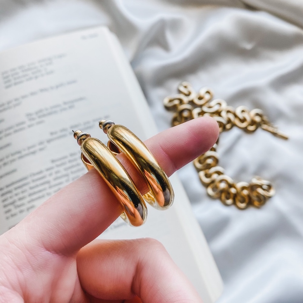 Vintage 90s Chunky Gold Hoops - Picture 6 of 6